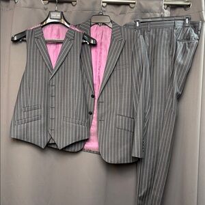 Men's Gray Pinstripe 3 Piece Tiglio Lux Suit - Size 38S